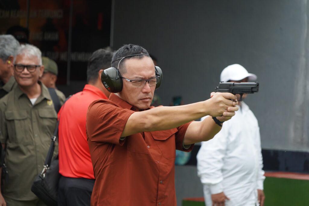 Pangdam Mayjen Piek: Jadikan Menembak Sarana Mempererat Sinergi dan Soliditas
