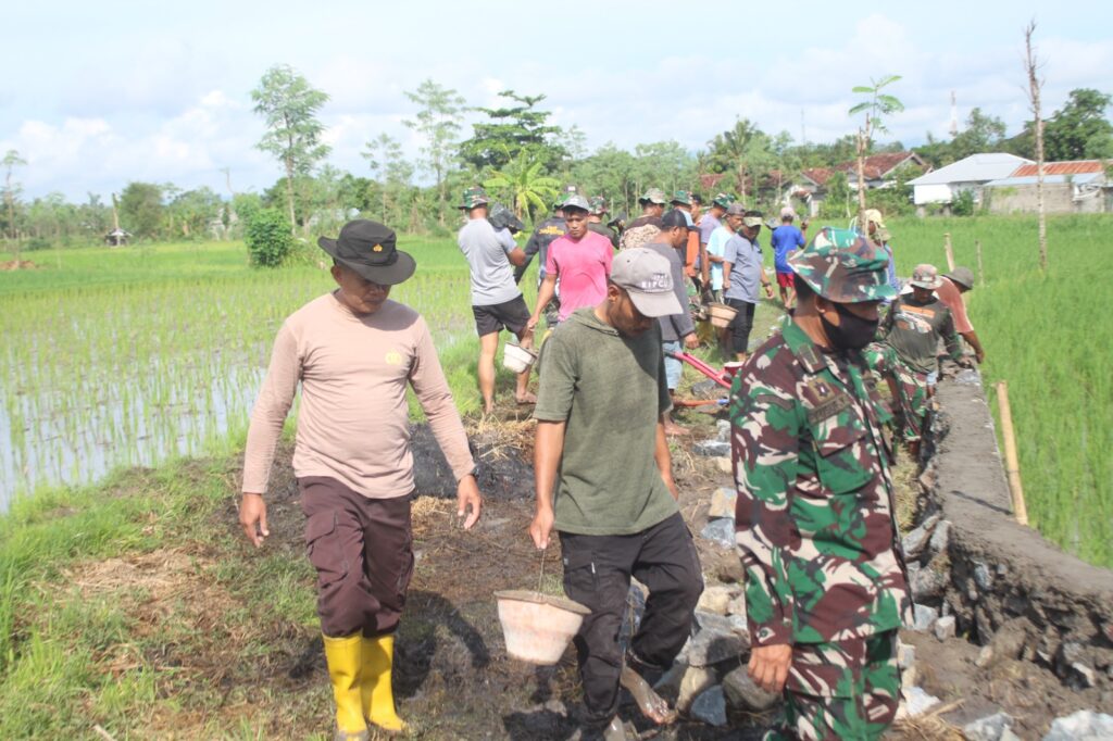 Talut Jalan di Tiwu Galih Diperbaiki, TMMD Prioritaskan Kepentingan Warga