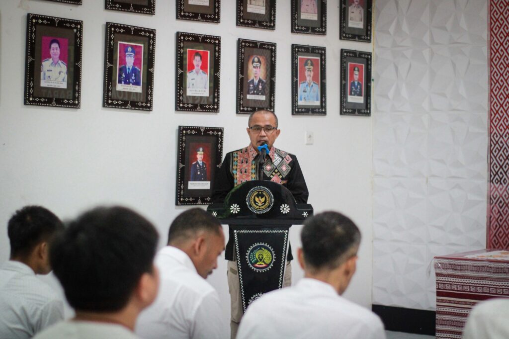 Sebanyak 6 Warga Binaan Lapas Lombok Barat Terima Remisi Waisak