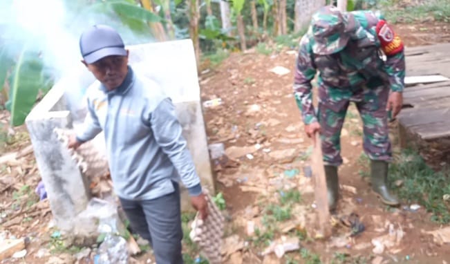 Sepekan Disawah ”  BabinsaTurun Bantu Petani Tanam Padi 