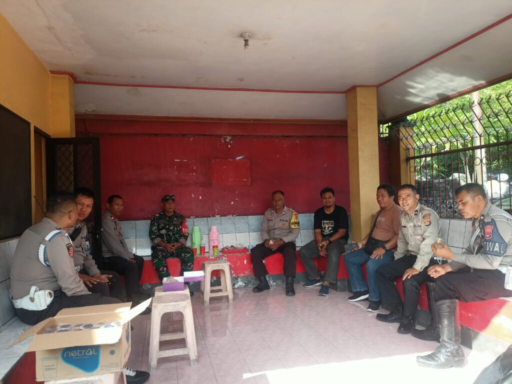 Sinergi TNI-Polri Jaga Ibadah Waisak Umat Buddha
