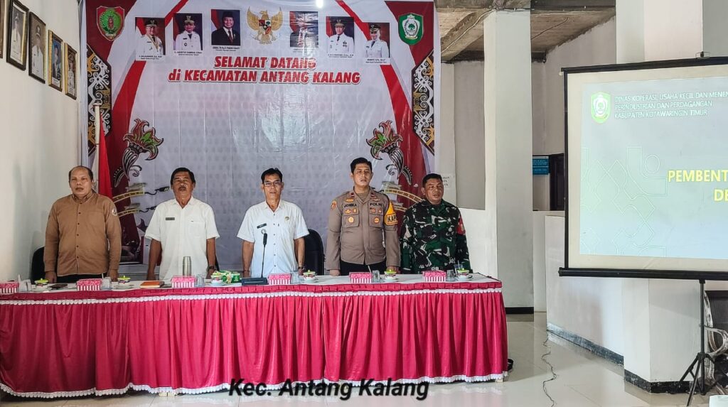 Babinsa Koramil 1015-08/Mentaya Hulu Hadiri Sosialisasi Pembentukan Koperasi “Merah Putih” sebagai Upaya Pemberdayaan Ekonomi Warga