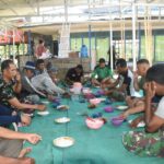 Kehangatan Kebersamaan Warnai Santap Siang Satgas TMMD ke-124 Bersama Warga Haruyan