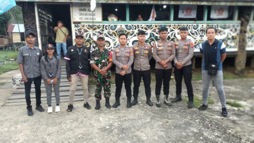 Babinsa Koramil 03/Long Bagun Laksanakan Monitoring Kampanye Terbuka Paslon Bupati dan Wakil Bupati Mahakam Ulu