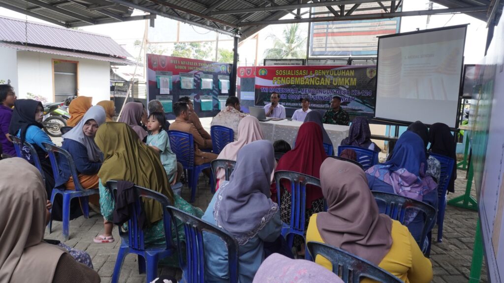 TMMD Kodim HST Gandeng Dinas Perdagangan Gelar Penyuluhan UMKM di Haruyan