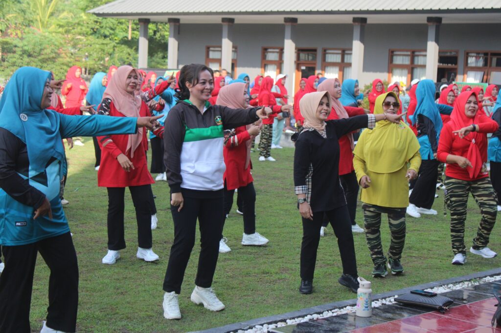 Persit KCK Cab. XXVII Dim 1608 Gelar Lomba Senam Aerobik dan Konseling Psikologis