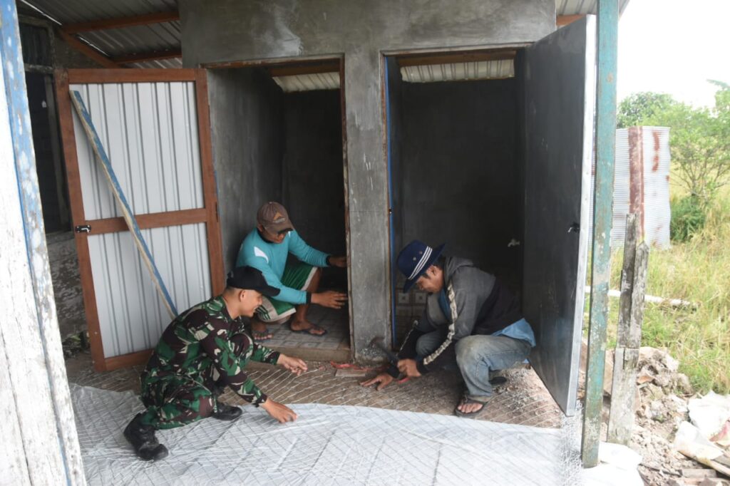 Satgas TMMD ke-124 Kodim 1002/HST Lanjutkan Rehab Langgar Darussalam di Haruyan