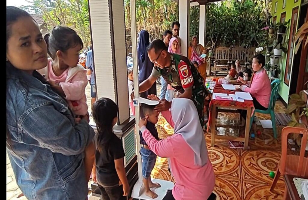 Babinsa Pohgajih Dan Posyandu Melati Bersatu Padu Untuk Balita Sehat Bebas Stunting