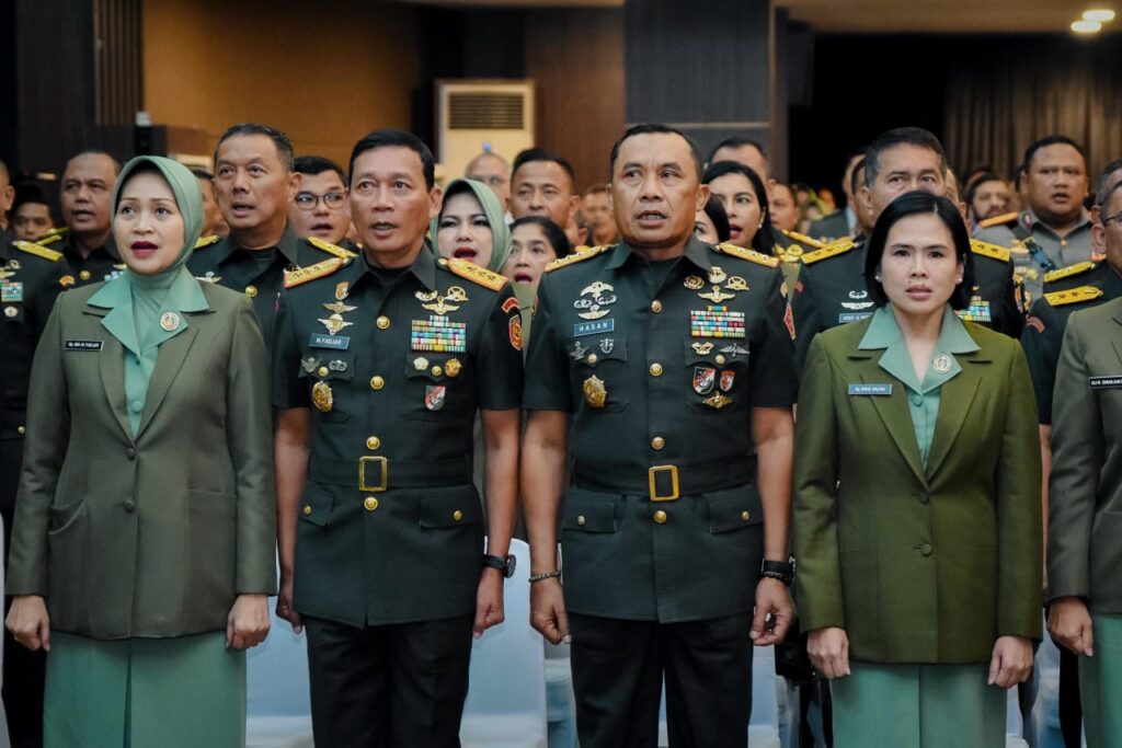 Pangkostrad Hadiri Penutupan Dikreg LXV Seskoad