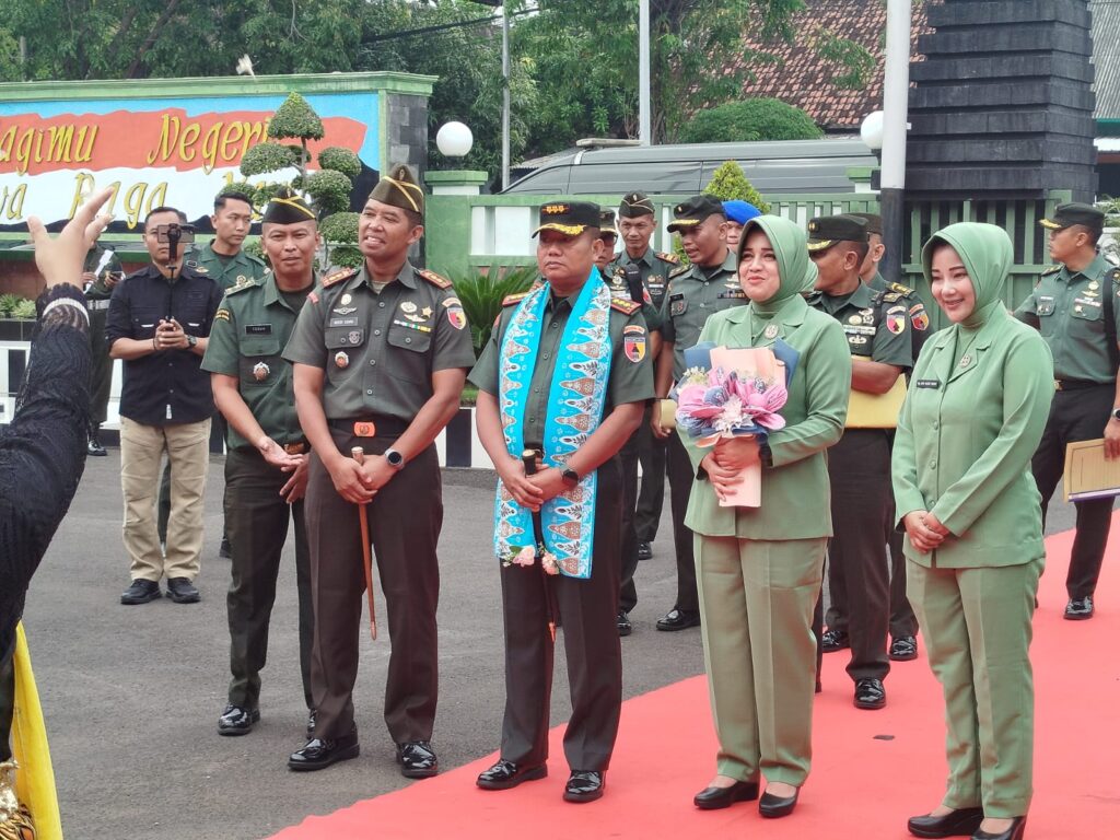 Dandim Sambut Kunker Danrem 083/BDJ Ke Kodim 0819/Pasuruan