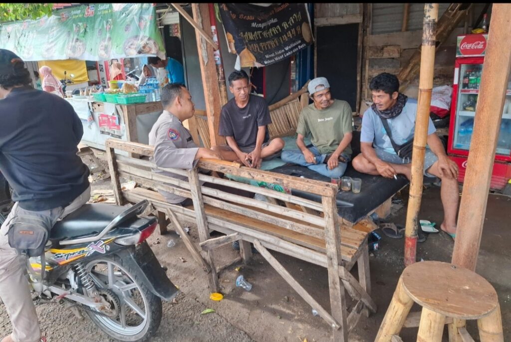 BHABINKAMTIBMAS DESA SAMBALIA GELAR SAMBANG DAN HIMBAUAN CEGAH PENYAKIT MASYARAKAT