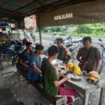 Jalin Komunikasi Bersama Warga Binaan,,Babinsa Koramil 1015-01/Mentaya Hilir Selatan Laksanakan Komsos