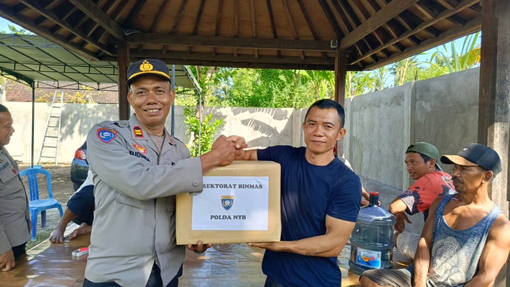 Polda NTB Sambangi Warga Desa Montong, Ajak Bersama Jaga Kamtibmas