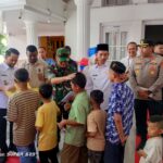 Dandim 0105/Abar Turut Dampingi Gubernur Aceh Santuni Anak Yatim Yang Digelar Pemkab Aceh Barat