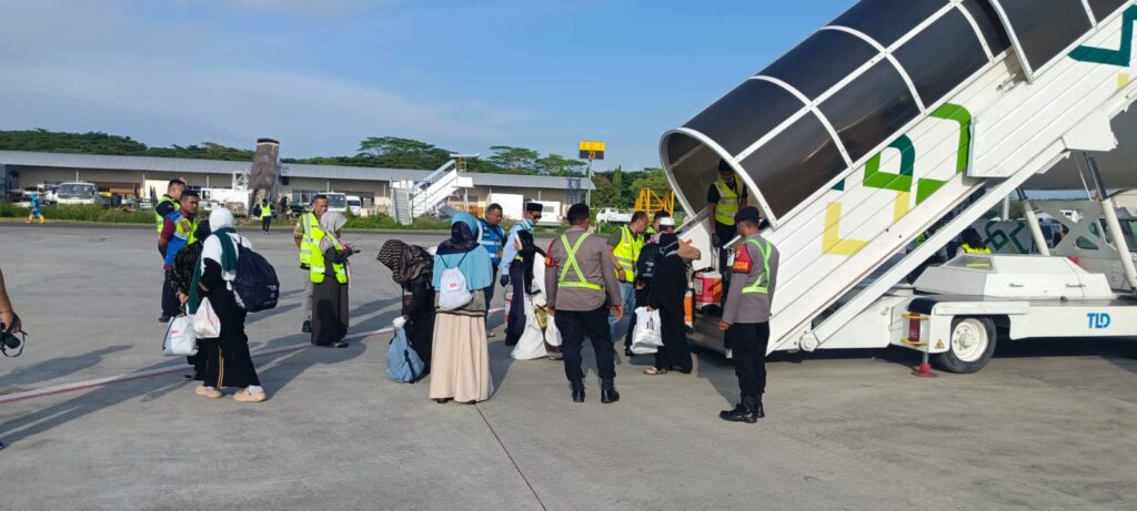 Polres Lombok Tengah Amankan Kedatangan Jamaah Haji di Bizam