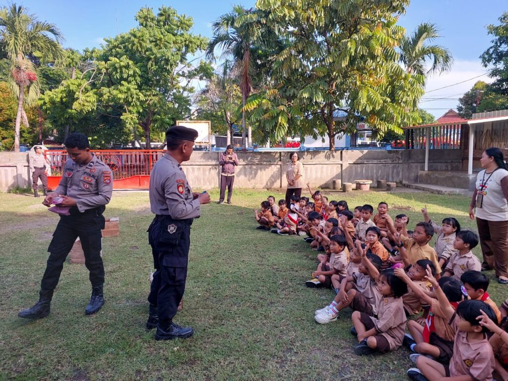 Mengenal Polisi Satwa Sejak Dini, Anak-anak ST. Antonius Kunjungi Unit Polsatwa Polda NTB
