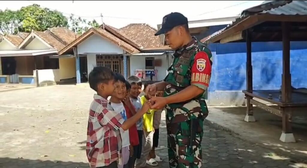 Cita-Cita Jadi Tentara, Anak-Anak Dusun Kesambik Terinspirasi Babinsa