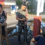 Warga Karang Ujung Pasang Portal, Babinsa Dukung Penuh Langkah Cegah Sampah Liar