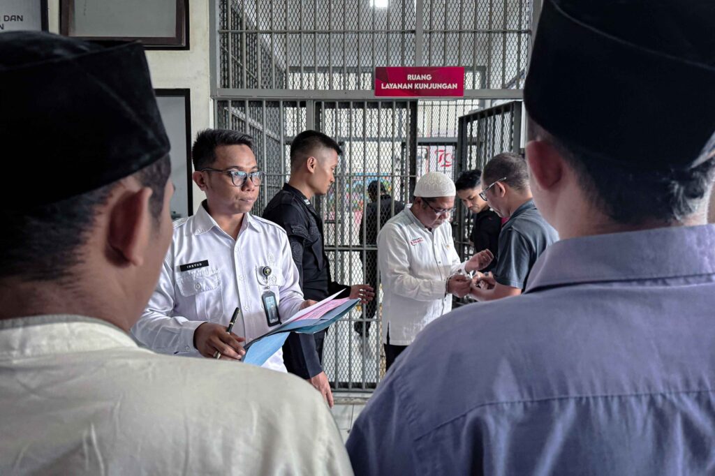 Pastikan Sesuai SOP, Lapas Lombok Barat Perketat Pemeriksaan Warga Binaan yang Akan Jalani Sidang