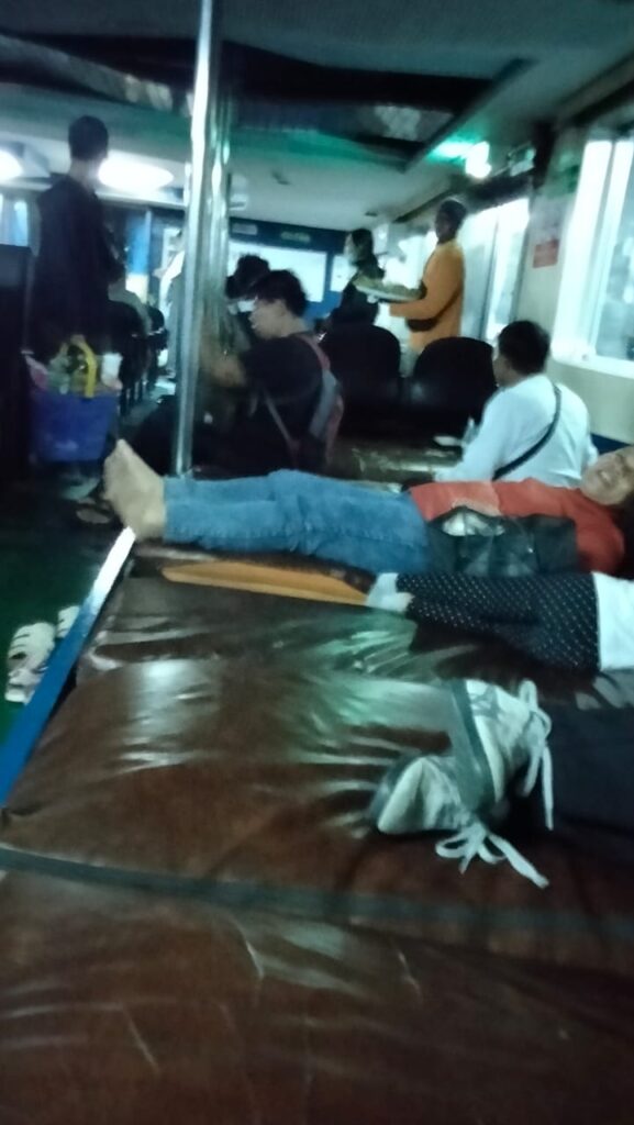 Oknum ABK Gerbang Samudra Diduga ‘Peras’ Penumpang: Kasur Gratis Jadi Berbayar, Penumpang Resah!