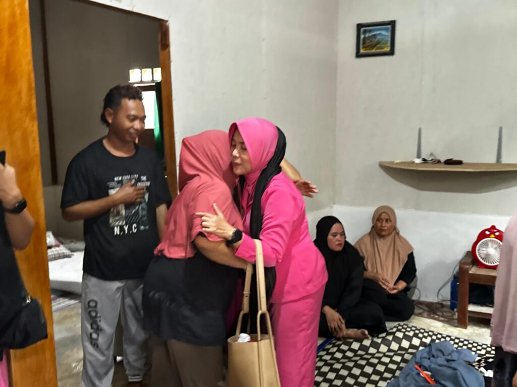 Ny. Heny Agus Purwanta Dampingi Bayi Allia Hingga Nafas Terakhir: Membongkar Luka Genetik dan Bahaya Pernikahan Sedarah di Lombok Utara