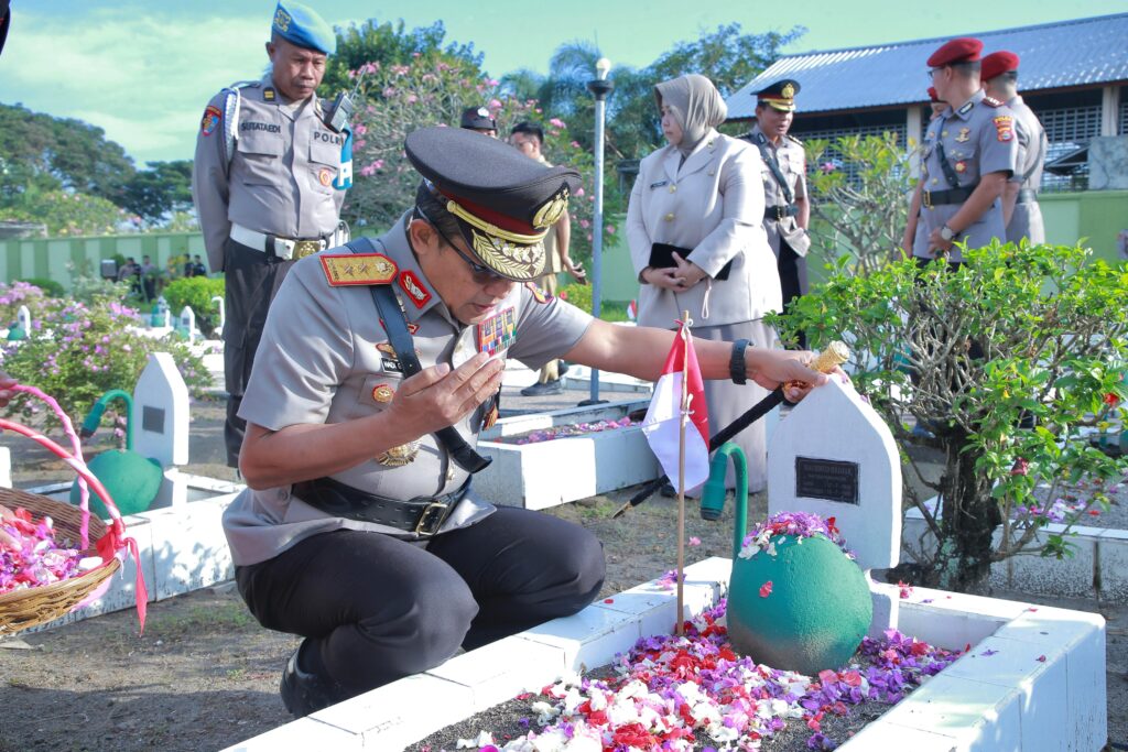Kapolda NTB Pimpin Ziarah dan Tabur Bunga untuk Kenang Jasa Pahlawan Bangsa