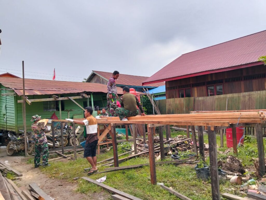 Anggota Koramil 06/Damai Lanjutkan Korve Pembuatan Mess