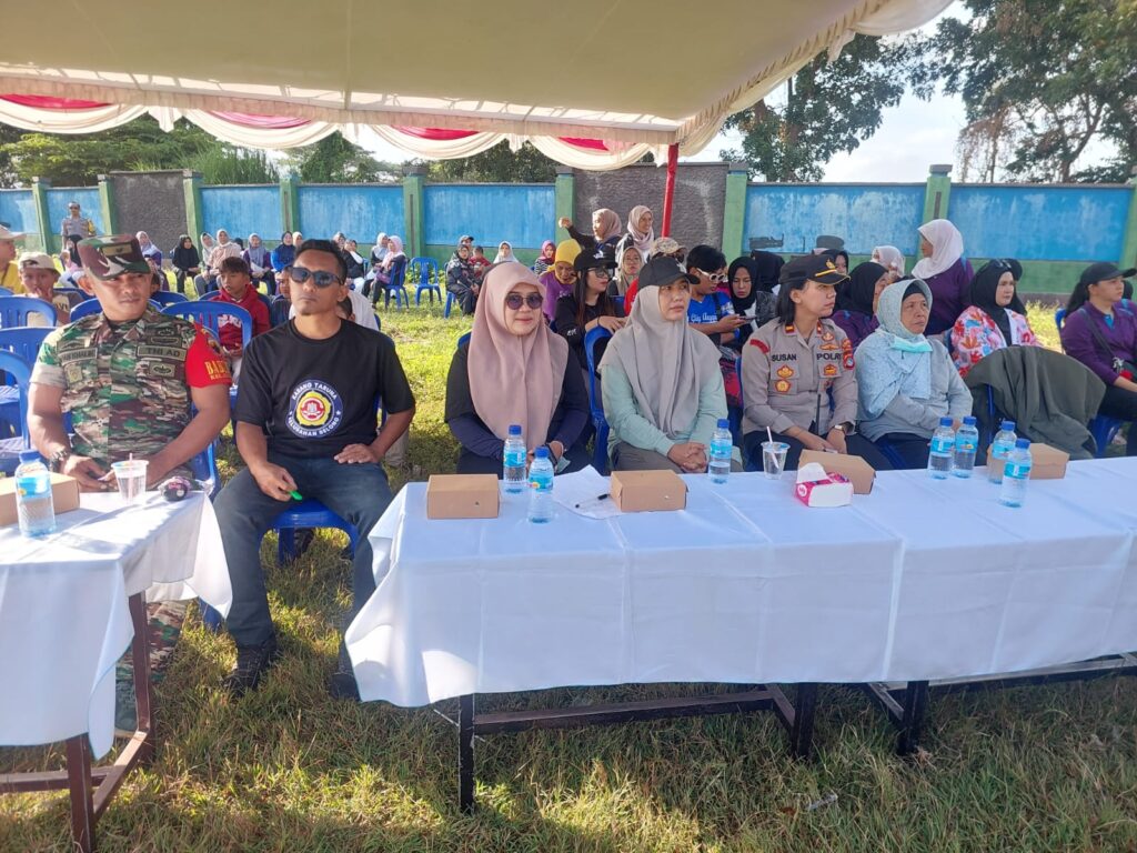 Babinsa Kelurahan Selong Hadiri Jalan Sehat dan Senam Bersama di Lapangan PORDA Lotim