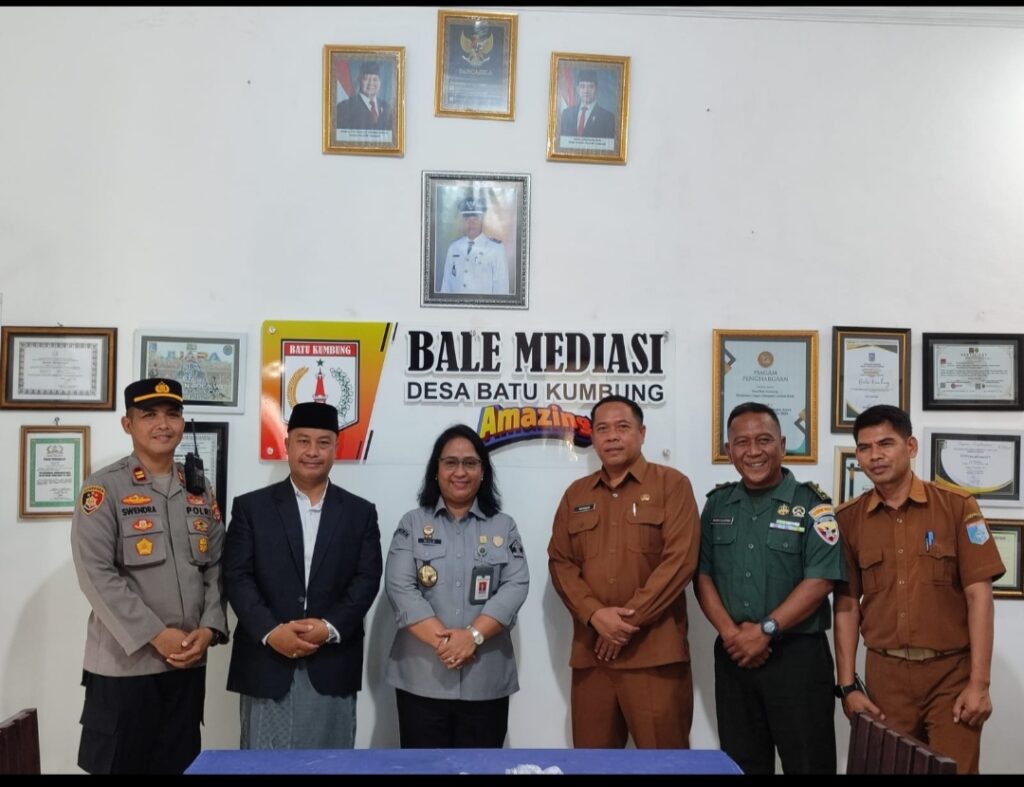 Sekolah Lansia dan Posbankumdes: Kado Inovasi Desa Batu Kumbung di Usia 131 Tahun