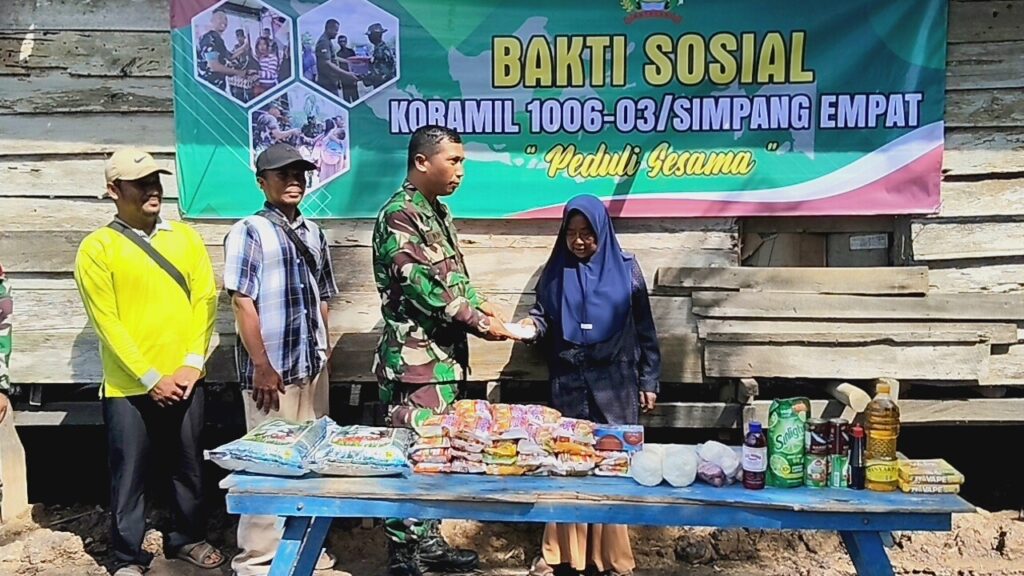 Nenek Hidup Sendiri Dapat Perhatian TNI dan Pemdes Karya Makmur