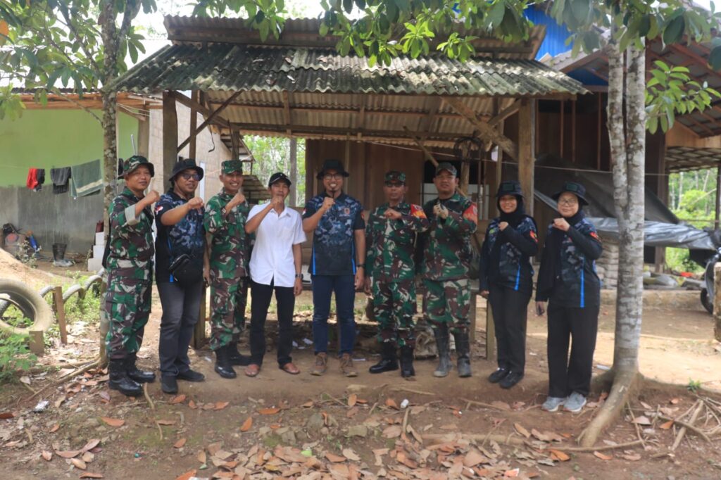 Pra TMMD Kodim 1006/Banjar Buka Akses Jalan Sepanjang 10 Kilometer di Desa Belimbing Lama