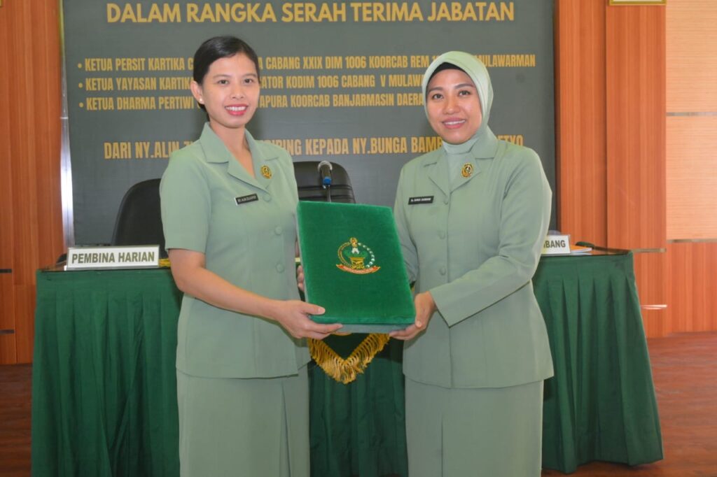 RAPAT PARIPURNA SERAH TERIMA JABATAN PERSIT KCK CABANG XXIX DIM 1006/BANJAR