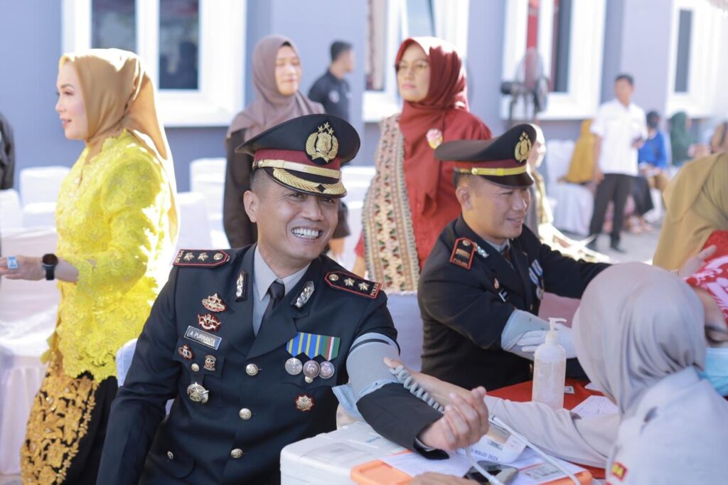 Polri dan RSUD Lombok Utara Gelar Donor Darah Jelang HUT Bhayangkara ke-79: Wujud Sinergi untuk Kemanusiaan