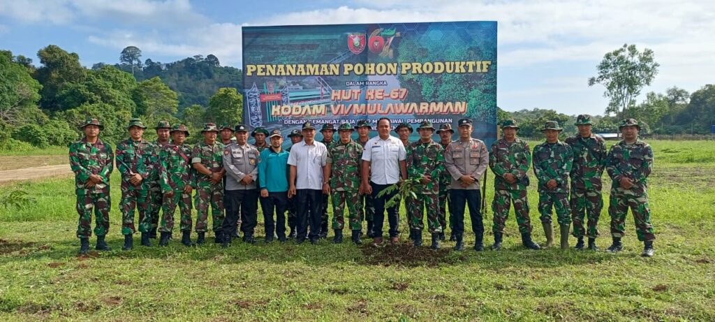 Kodim 0912/Kutai Barat Gelar Penanaman Pohon Produktif di Kampung Lay dalam Rangka HUT ke-67 Kodam VI/Mulawarman