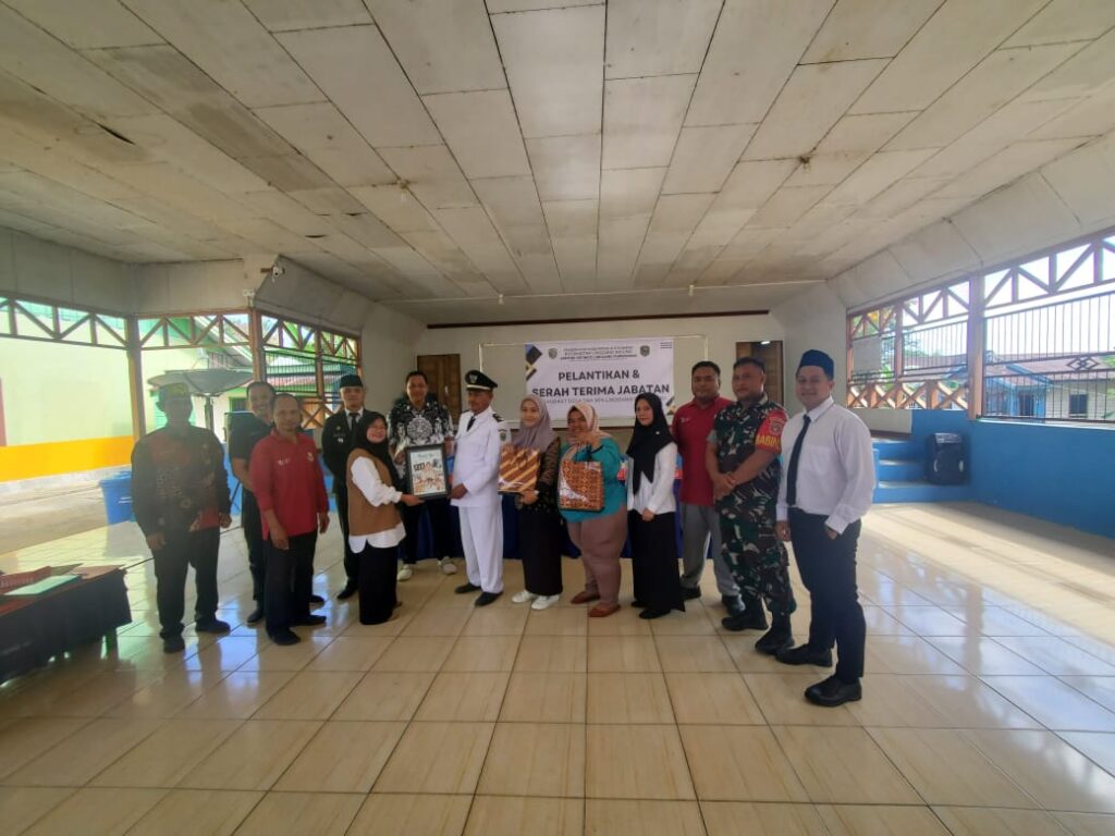 Babinsa Koramil 13/Barong Tongkok Hadiri Pelantikan Perangkat Desa dan BPK Kampung Linggang Purwodadi