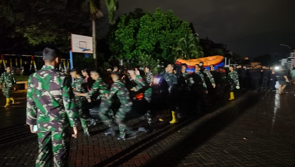 Sinergi TNI-Polri dan BPBD Tanggulangi Banjir Mataram dan Lombok Barat