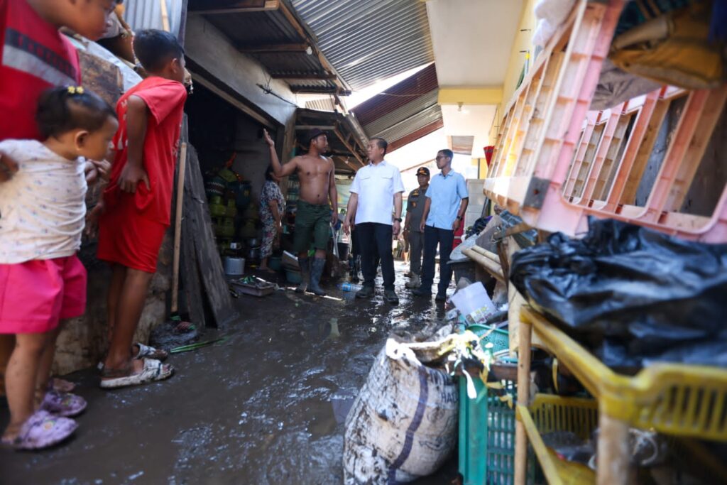 Hadir Di Lokasi Banjir, Gubernur NTB Miq Iqbal, Beri Respon Cepat Penanganan