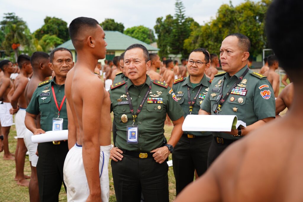 Pangdam IX/Udayana Pimpin Sidang Pantukhir Calon Prajurit Tamtama TNI AD di Buleleng