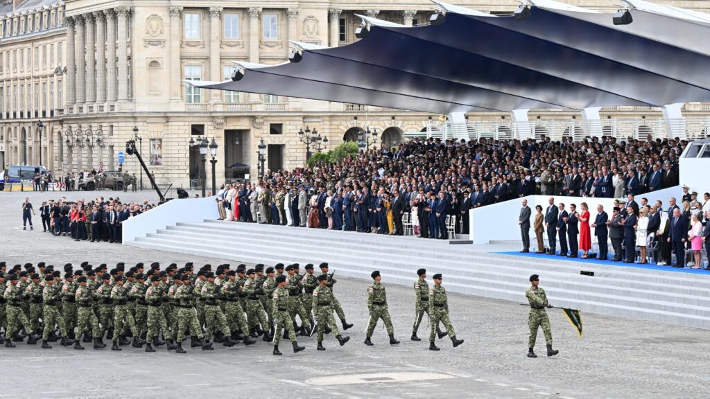 Hadir Langsung di Paris, Wakasad Saksikan Kontingen Indonesia Beraksi di Bastille Day