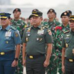 Bangga dan Haru, Kasad Dampingi Panglima TNI Sambut Kepulangan Kontingen Bastille Day
