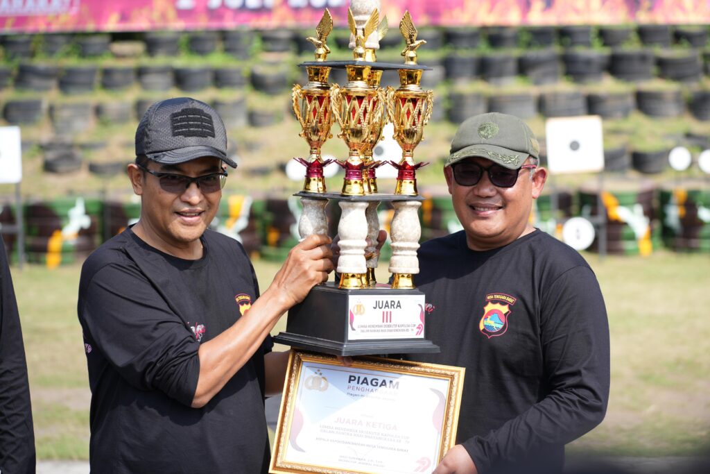 Kapolresta Mataram Turut Unjuk Gigi, Lomba Menembak Hari Bhayangkara ke-79 Jadi Ajang Perekat TNI-Polri dan Pejabat Daerah di NTB!