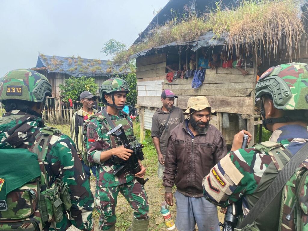 Menembus Hutan, Mendekap Rakyat: Pos Tarup Bangun Kedekatan di Kampung Omor
