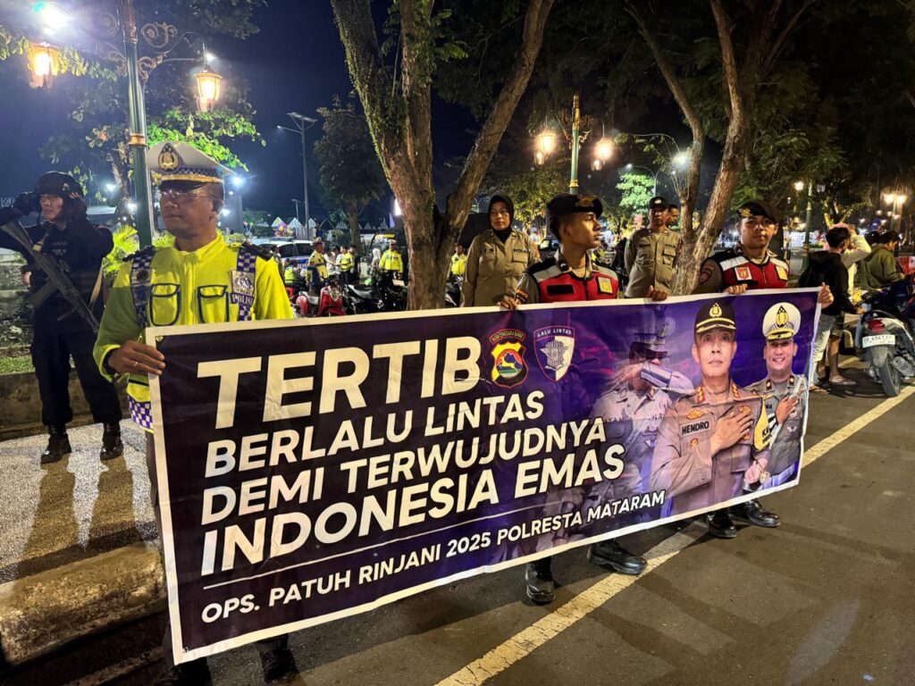 Sat Lantas Polresta Mataram Gebrak! Razia Malam Minggu, Berhadiah Helm Gratis