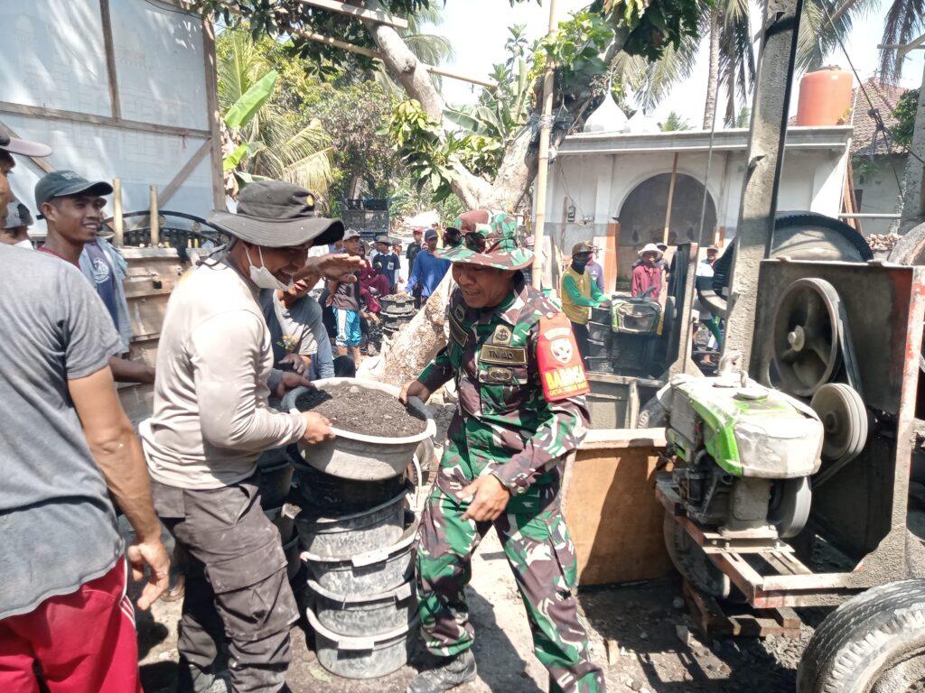 Dukung Pembangunan Menara Masjid di Lotim, Wujud Kebersamaan Babinsa dan Rakyat