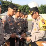 Polres Lombok Tengah Gelar Upacara PTDH dan Pemberian Penghargaan Bagi Personel Berprestasi