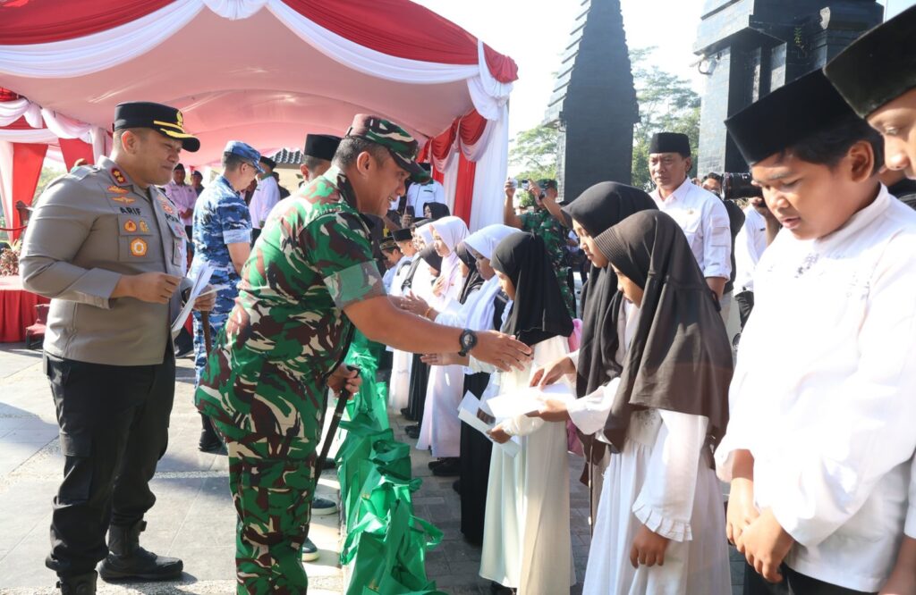 Forkopimda Hadiri Apel Bersama Tahun Baru Hijriah 1447 H Dan Peringatan Hari Bakti TNI AU Ke-78 Di Blitar