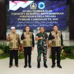 Pejabat Pemkab Lamongan Latihan Bela Negara di Markas Divif 2 Kostrad